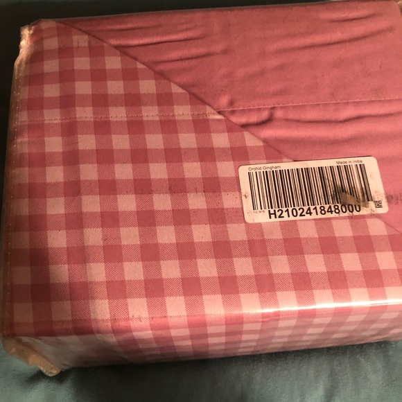 Orchard Gingham 600 Thread Count Queen Sheet Set: Flat & Fitted Sheet (NEW) - Picture 5 of 7